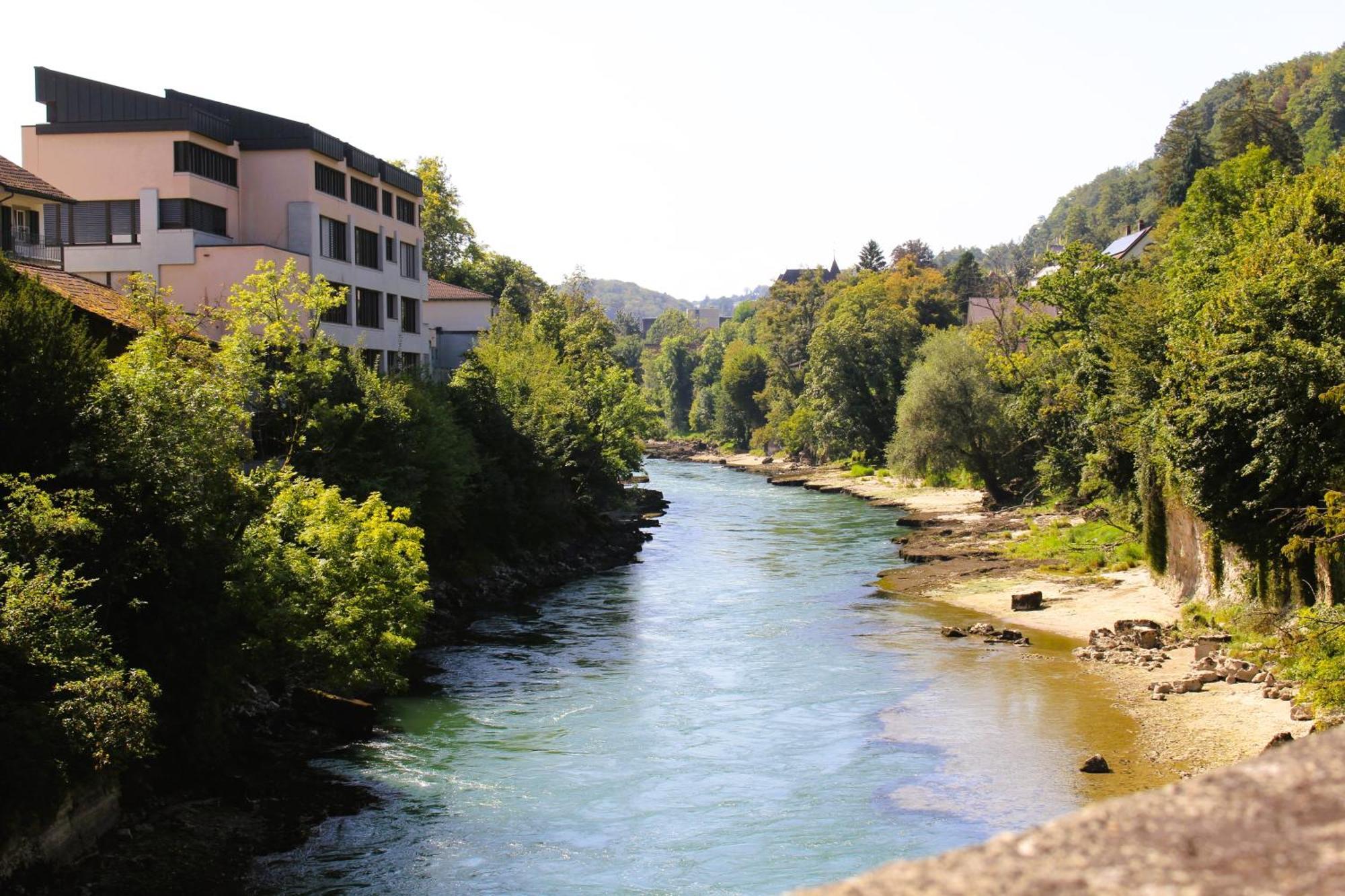Business I Family Apartment I 1-4 Personen - Aare Blick, Nahe Altstadt I Beamer - 99" Leinwand I Terrassen Lounge Und Parkplatz Brugg  Extérieur photo